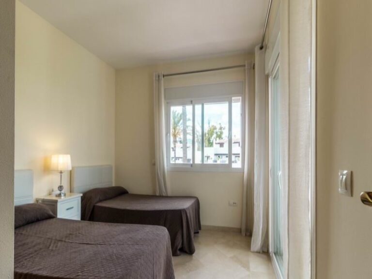 apartamento-6-estepona-15800-61246-1920w-9.jpg