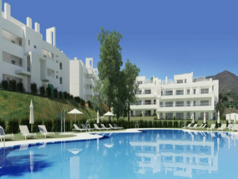 A1_Solana_Village_-apartments_La-_Cala_Golf_pool-880x370-1