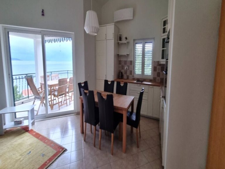 House for sale Ciovo, situated just 120 meters from the shoreline (4)