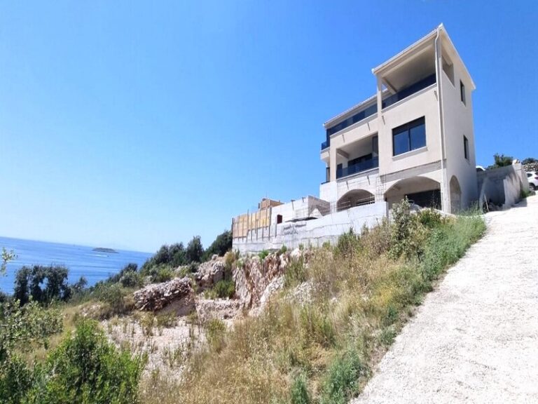 Villa boasting unobstructed sea views, vicinity of Rogoznica, for sale (8)