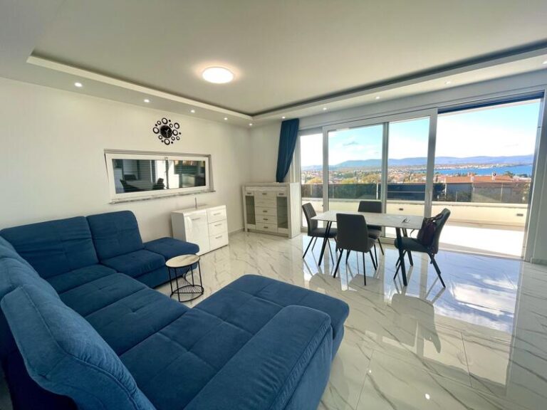 living and dining room