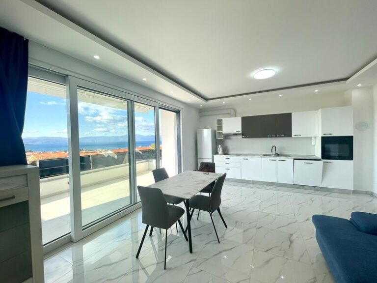 living and dining room