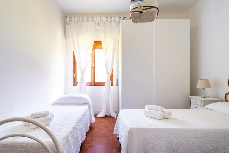 bedroom4