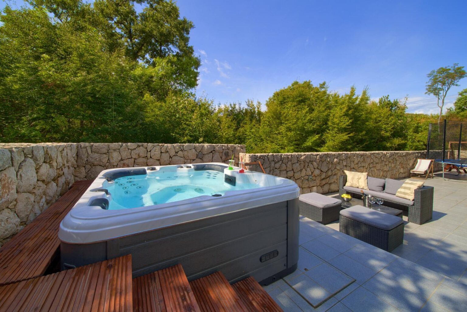jacuzzi