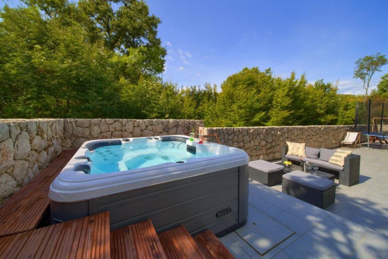 jacuzzi