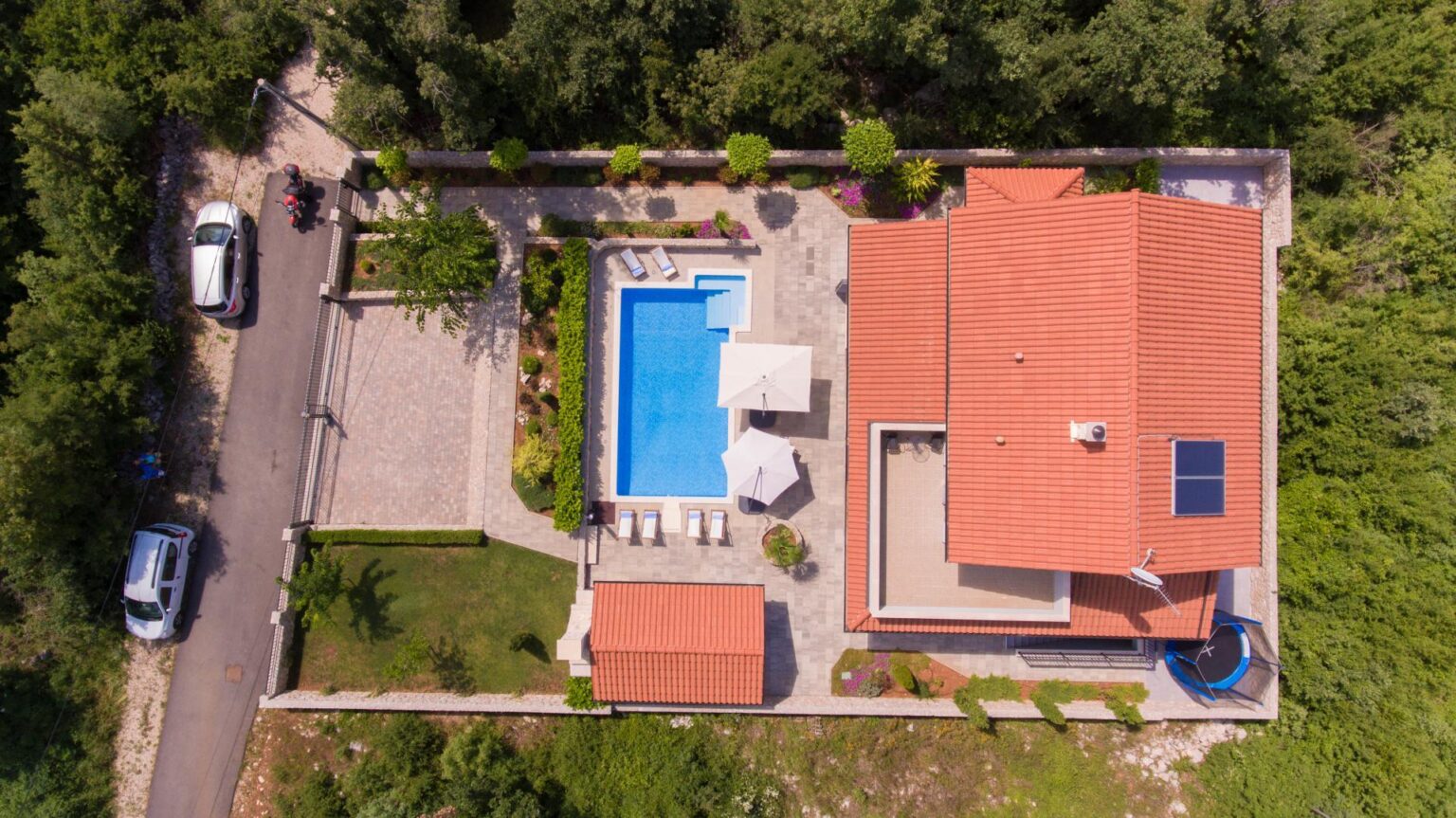 dron house view and pool