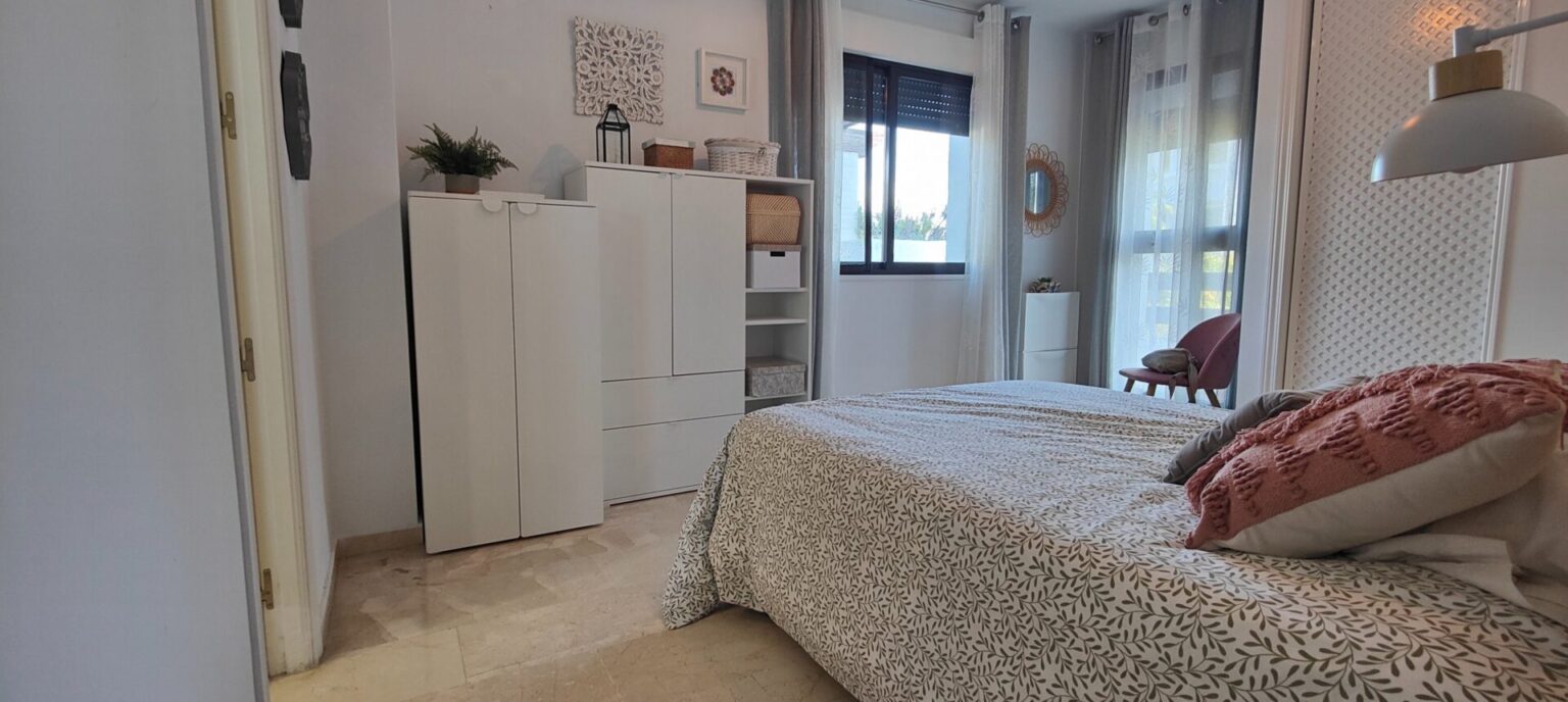bedroom photo2