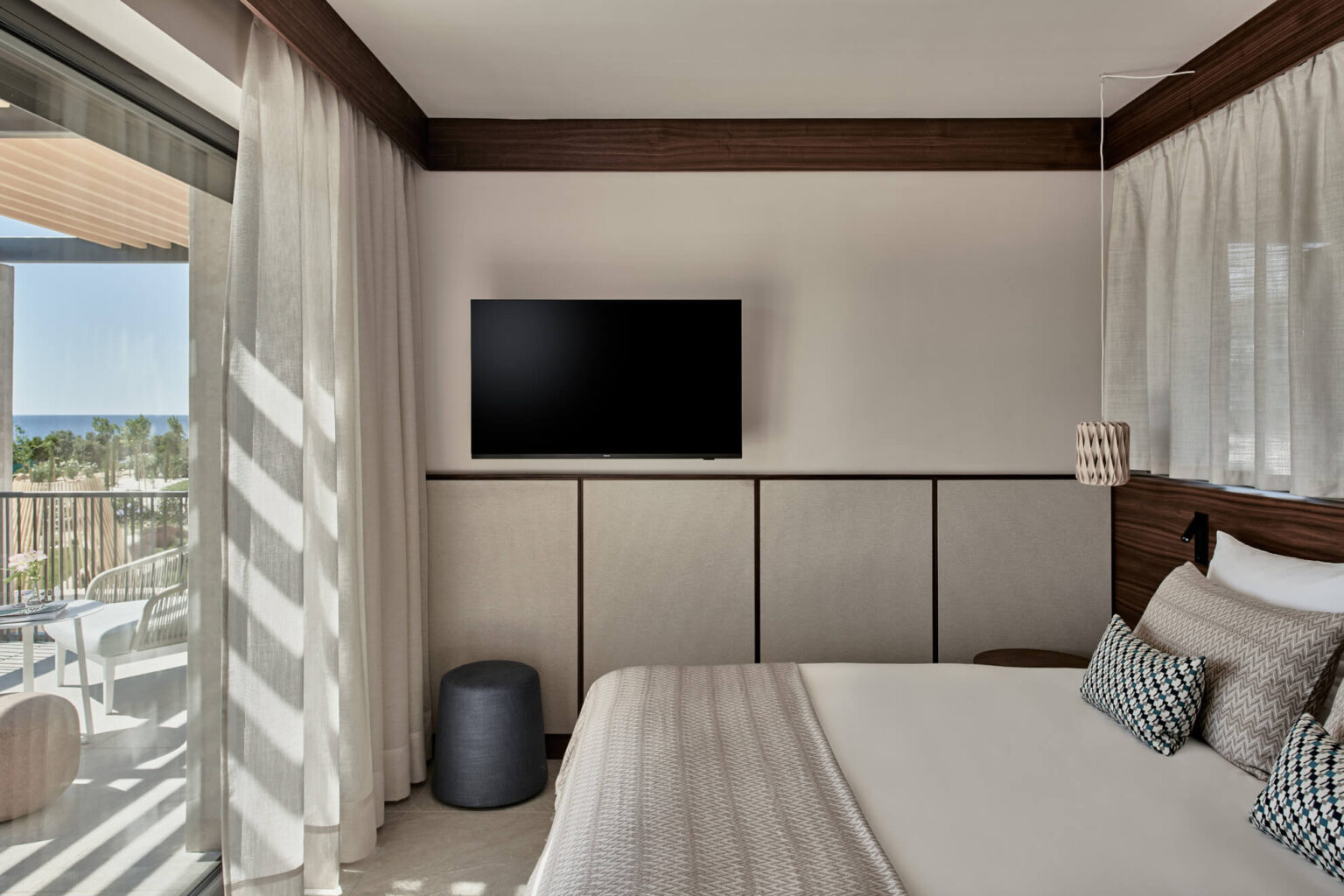 bedroom4